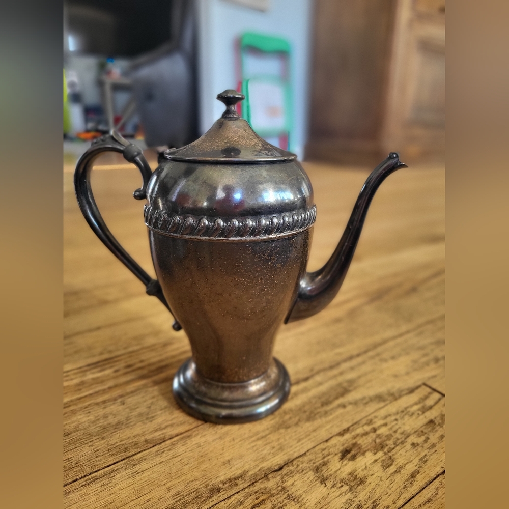 Vintage Tea Pots - Picture 2 of 7